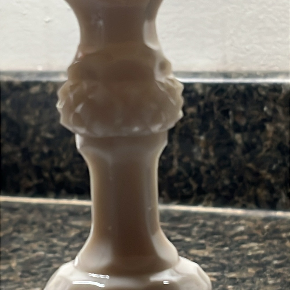 Vtg Milk Glass, Pedestal Bowl, Wedding Decor Desert Bowl, Fruit Bowl, candy dish - Picture 7 of 11